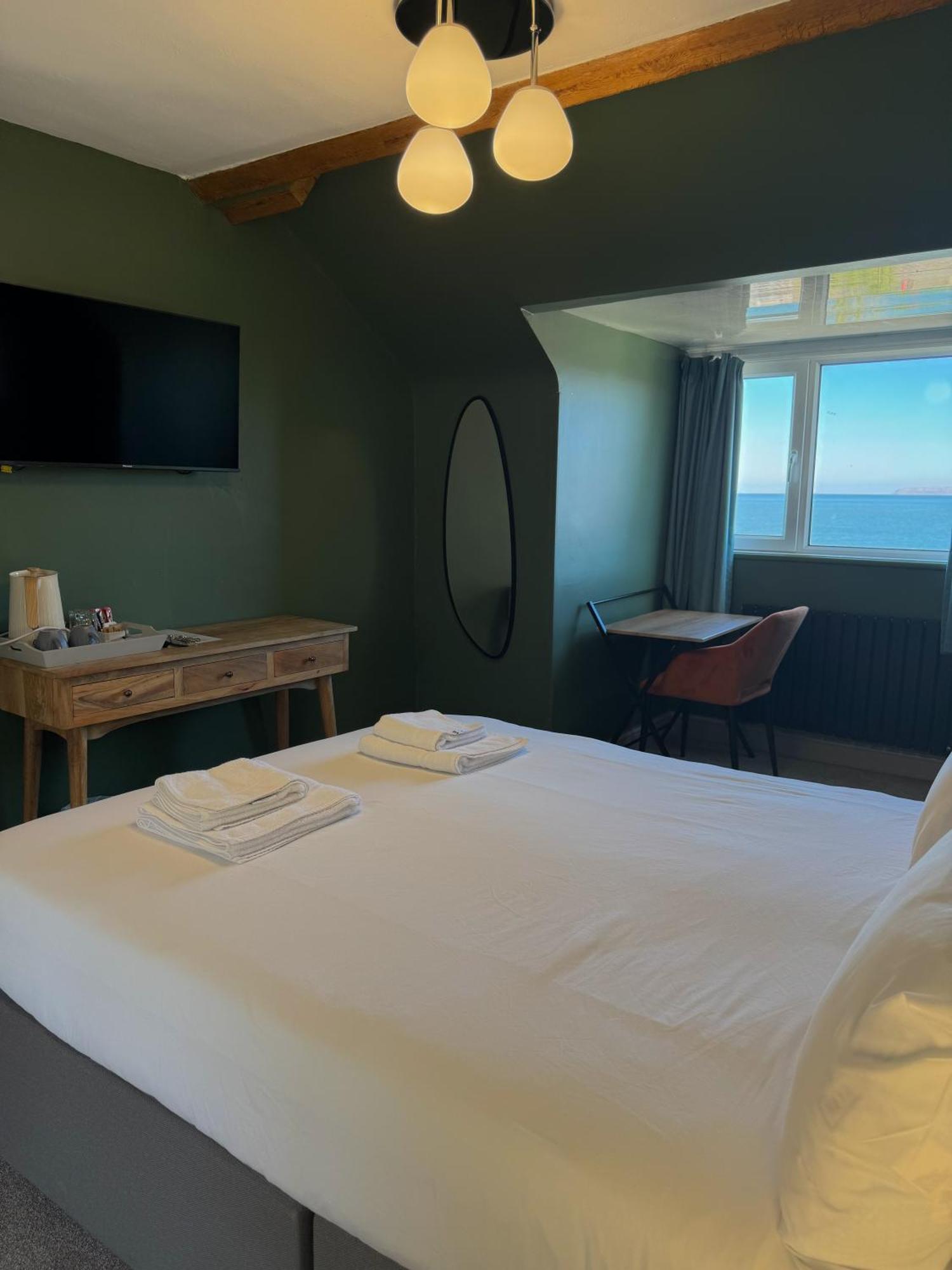 Nomi Rooms & Restaurant Бангор Экстерьер фото
