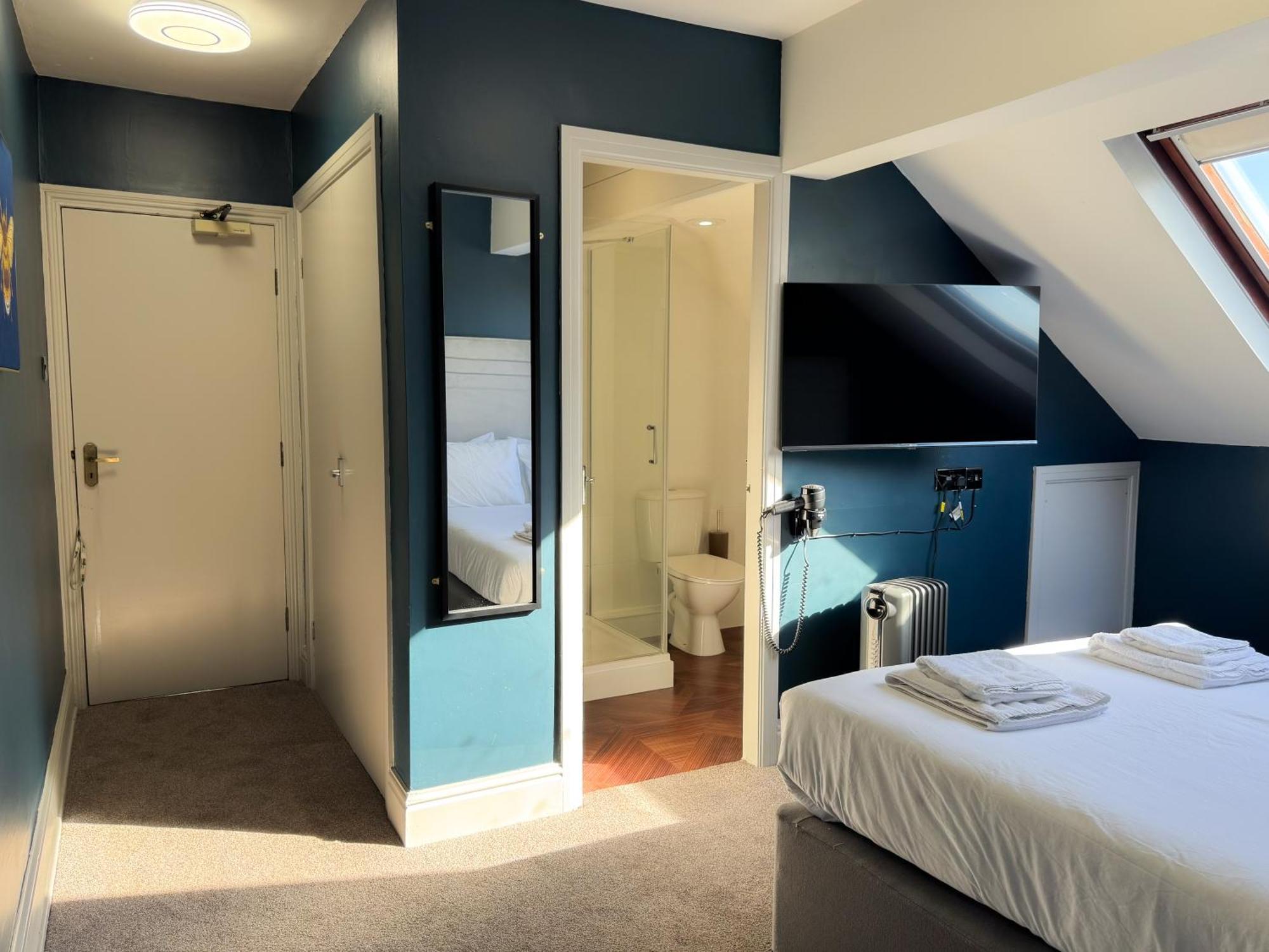 Nomi Rooms & Restaurant Бангор Экстерьер фото