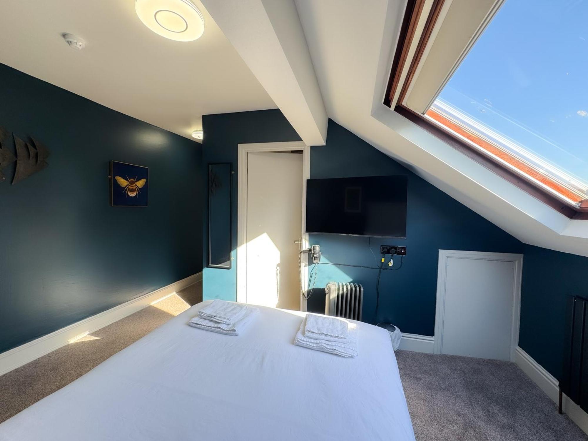 Nomi Rooms & Restaurant Бангор Экстерьер фото