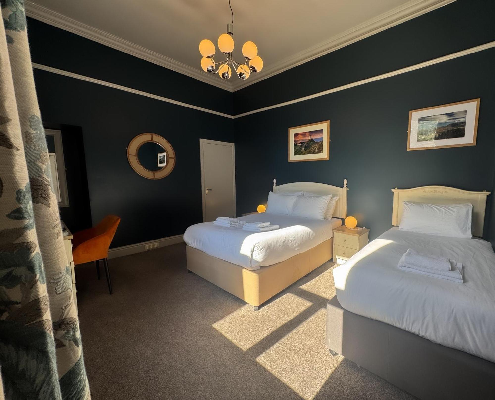 Nomi Rooms & Restaurant Бангор Экстерьер фото